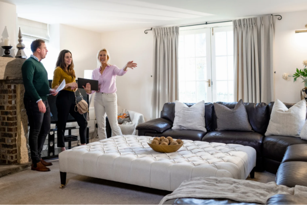 How to Make Your Home Smell Amazing for Showings