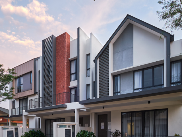 Modern Exterior Facelifts That Instantly Refresh Older Homes